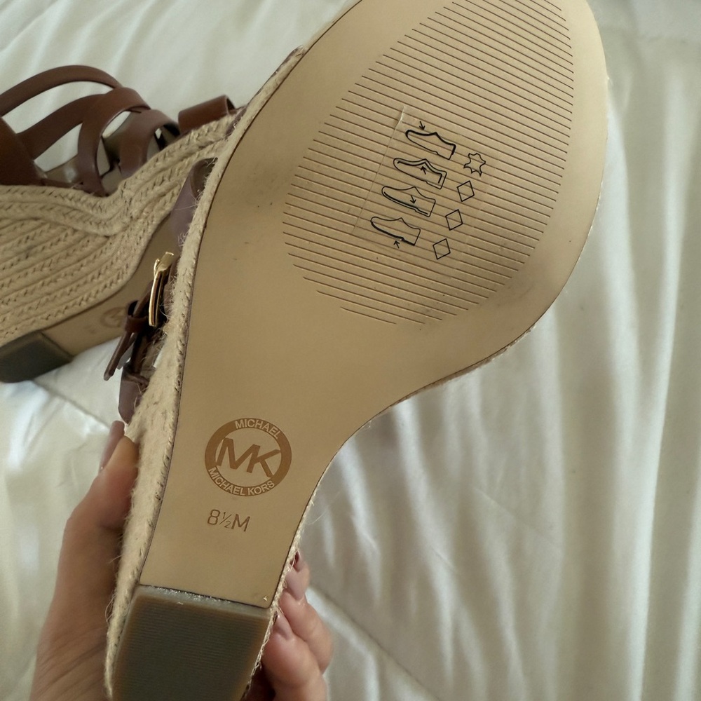 Michael Kors Jocelyn Brown Leather Wedge - Size 8,5 - Barely used - Like New! - Picture 7 of 7